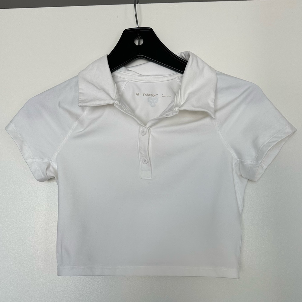 Aritzia TnAction white cropped work-out polo, size small